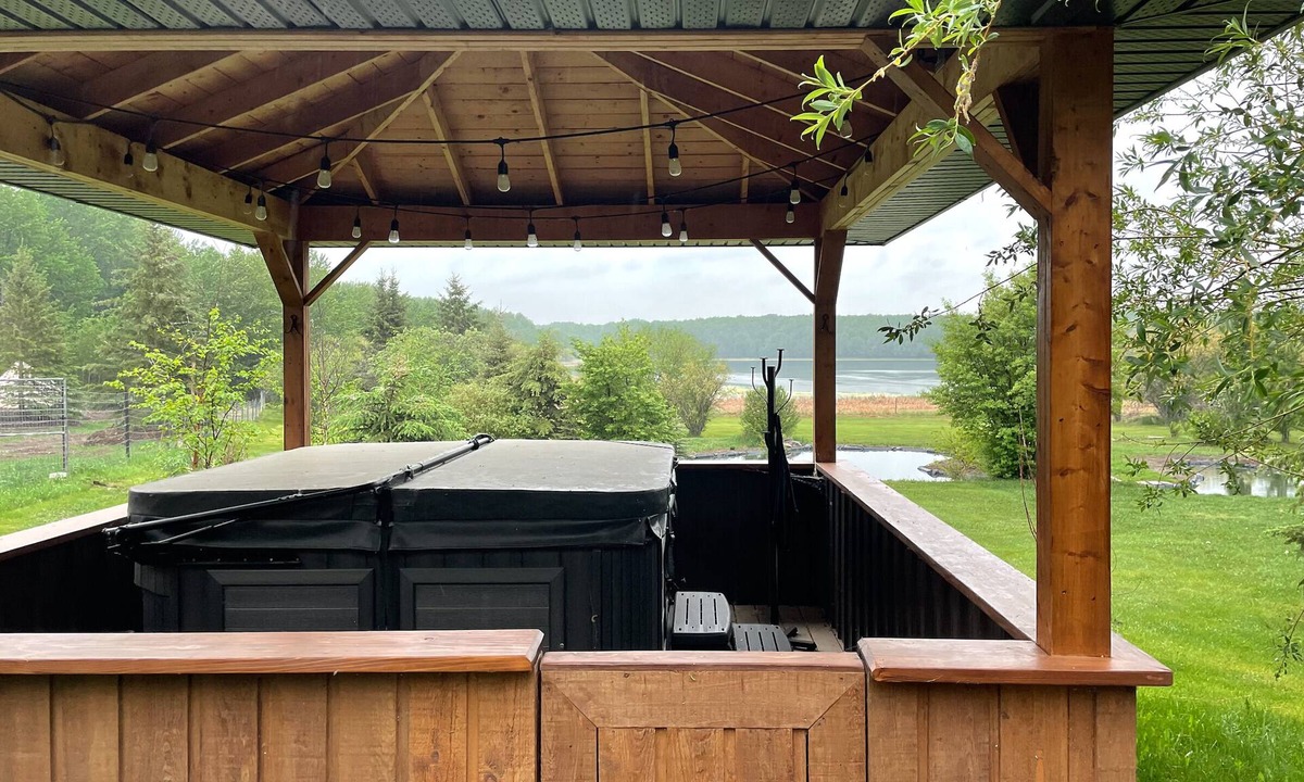 Central Alberta House | Eastern Bell— Lakeview Events