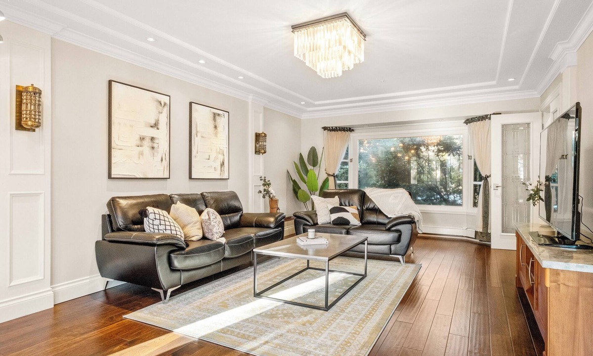 Dunbar House | Elegant Private Suite | Near UBC & Kerrisdale