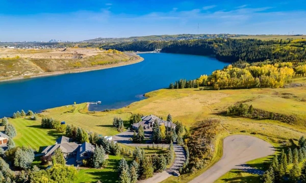 Springbank House | Emerald Bay Luxury Retreat with Hot Tub & Sauna