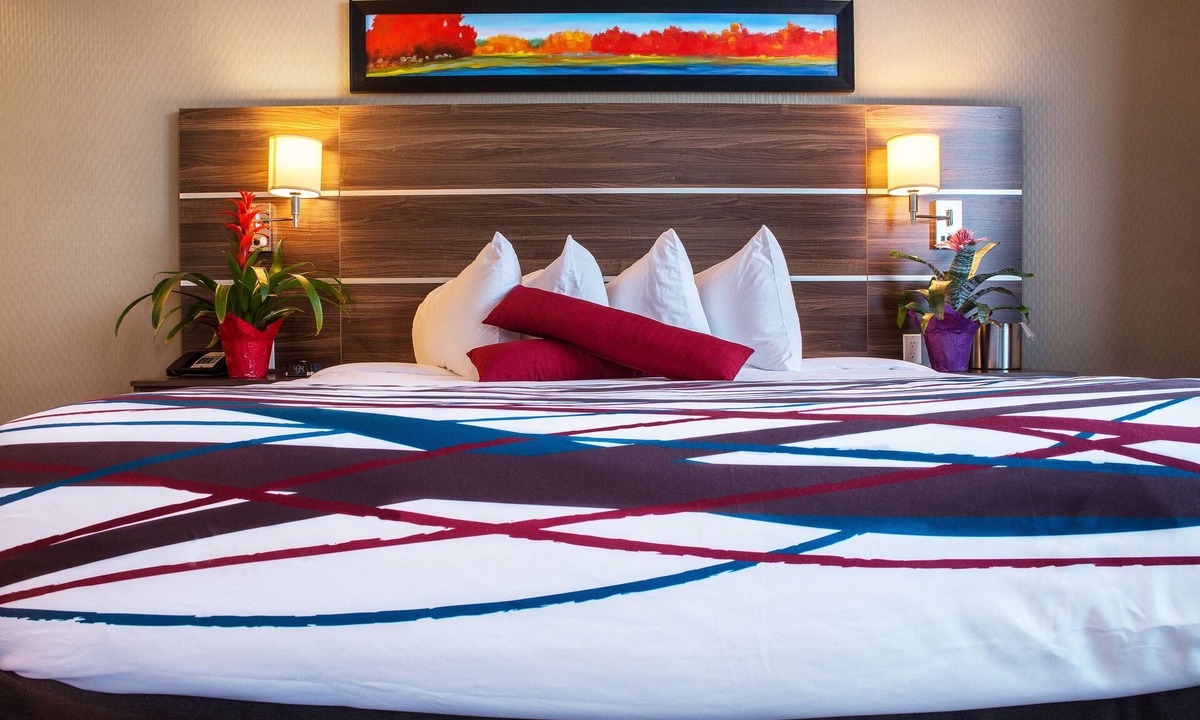 Grande Prairie Hotel | Encore Suites by Service Plus Inns