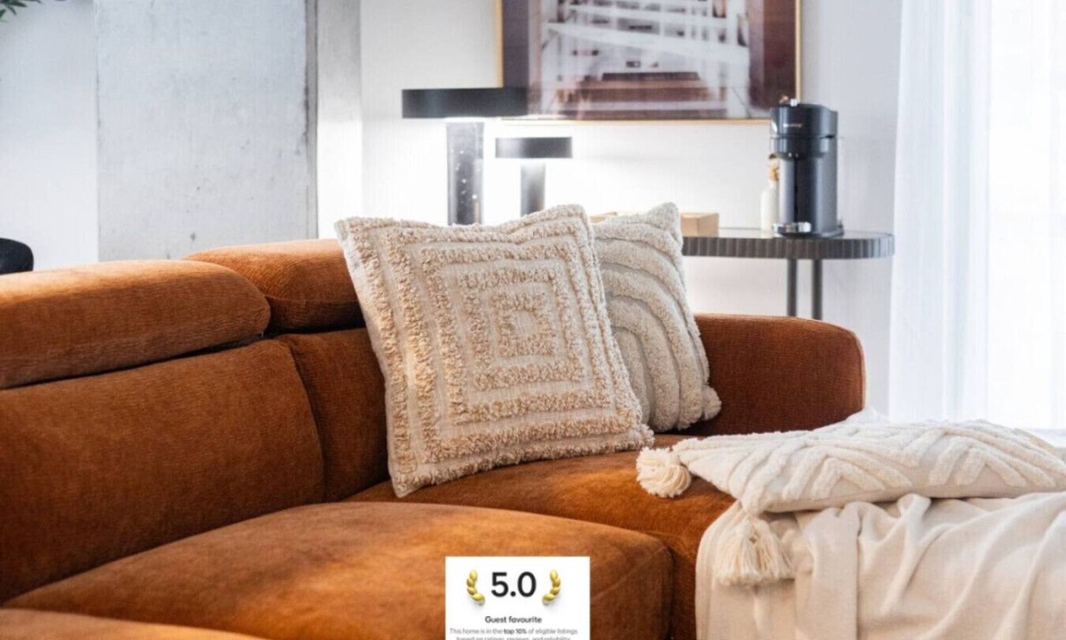 Old Montreal Apartment | Exclusive Sanctuary: Elegance Meets Comfort