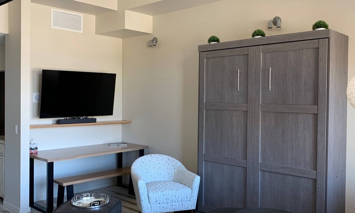 Cultural District Condo | Executive condo in the heart of downtown Kelowna
