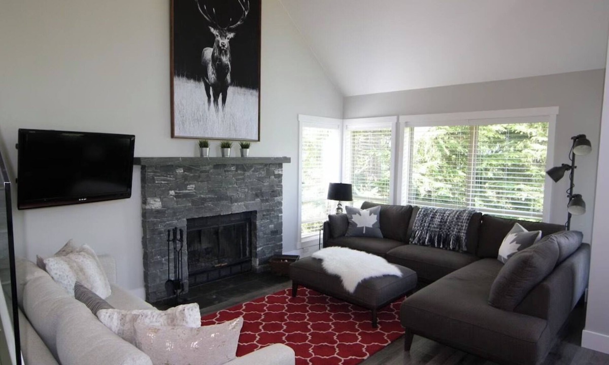 Blackcomb House | Executive Ski in/out Townhome, close to Golf course, LostLake & bike/hike Trails