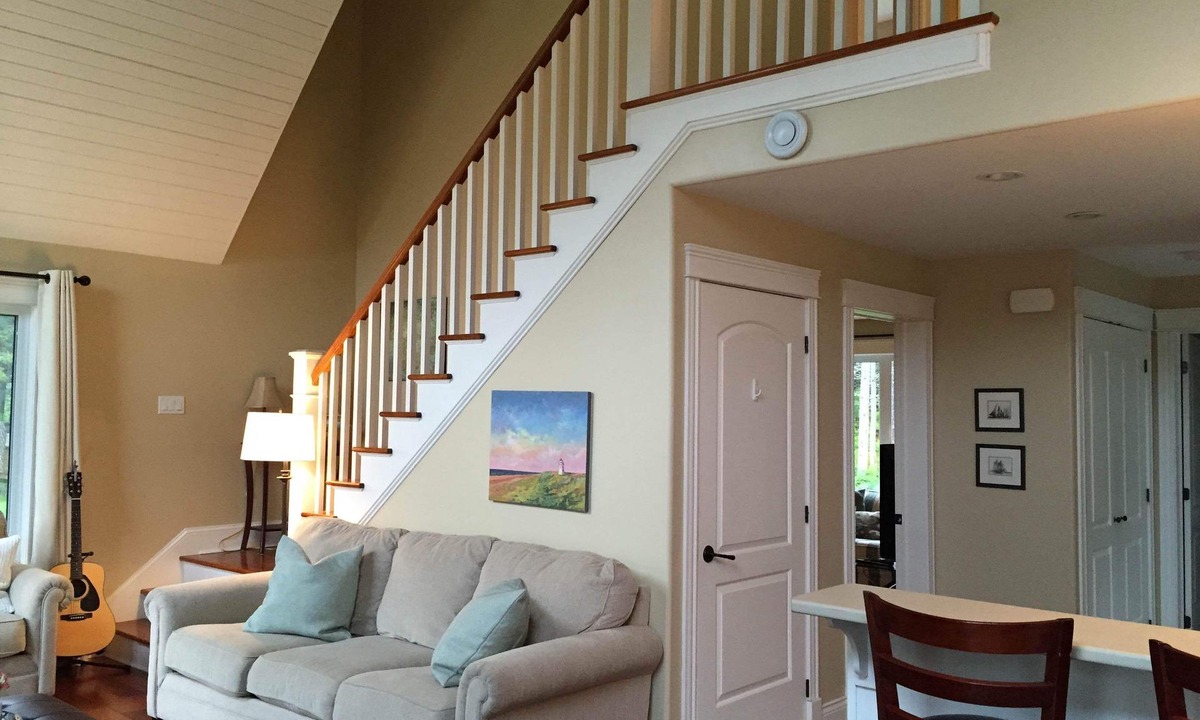Stanhope House | Executive Summer Home - minutes from the beach! A lovely vacation experience