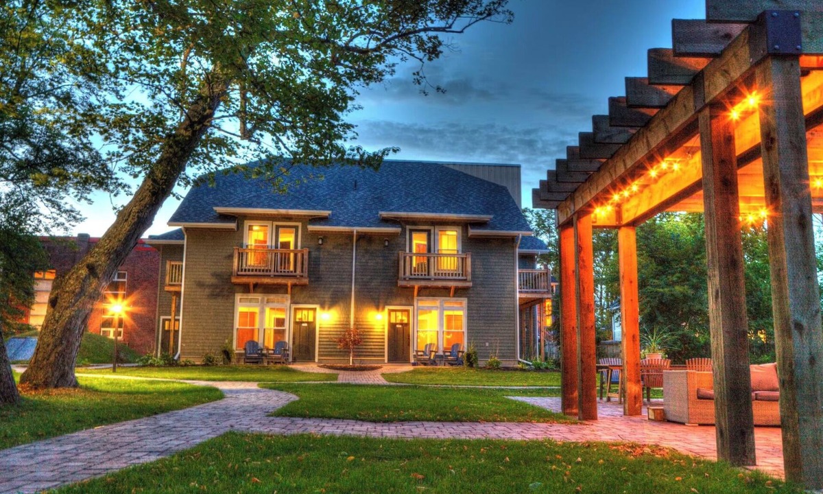 Queens Square Bed & Breakfast | Fairholm Boutique Inns