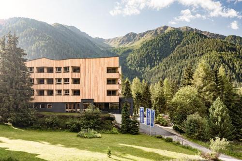Rasun Anterselva Hotel | Falkensteiner Hotel Antholz l Adults Only