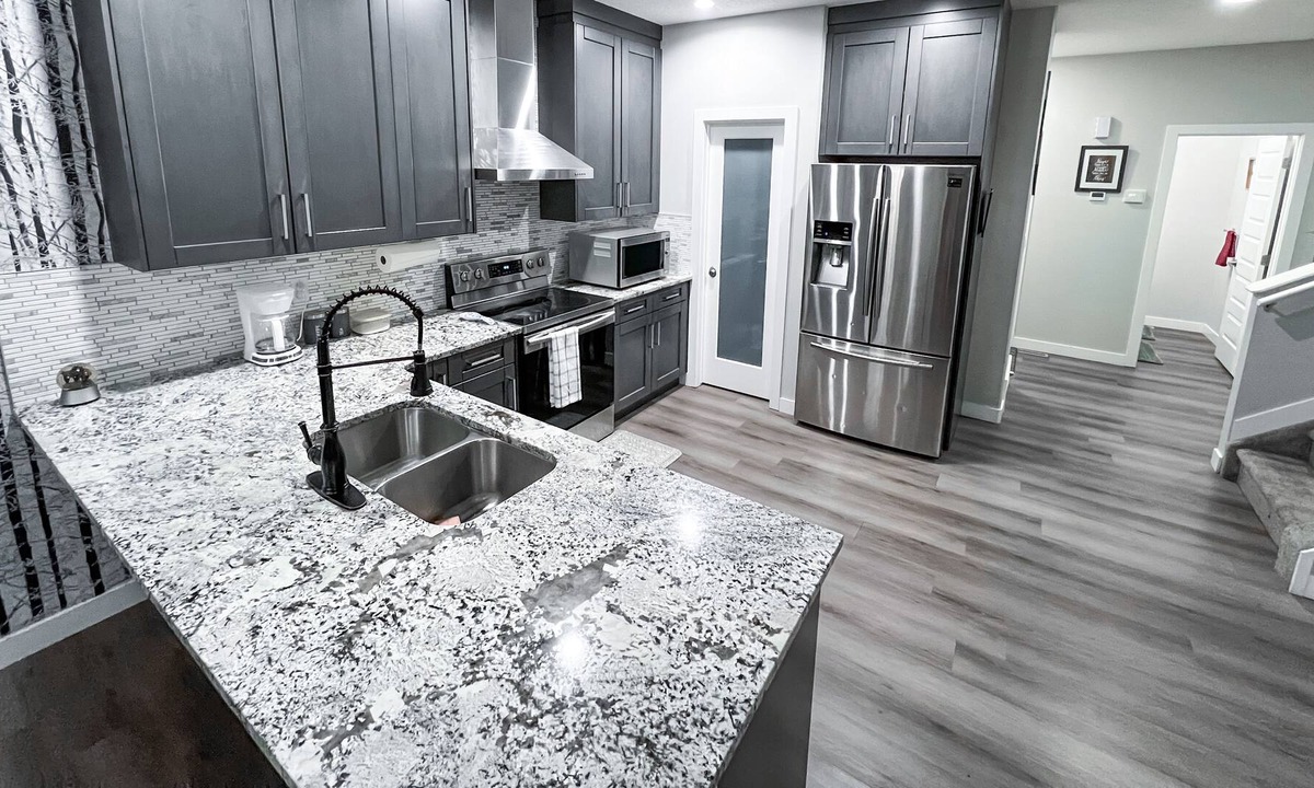 Northeast Edmonton House | Family Friendly 3 BDRM home near PARK & GROCERY