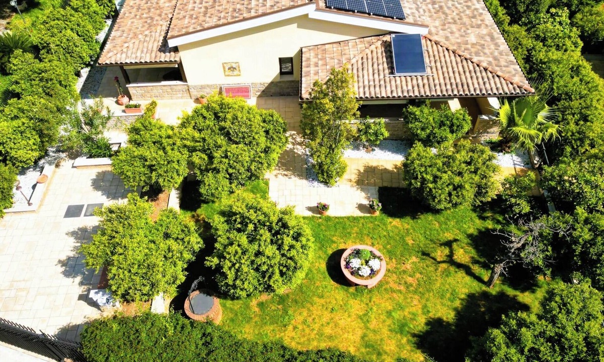 Palermo House | Fantastic - Holiday House in a green oasis of Palermo Deluxe room (2+1)