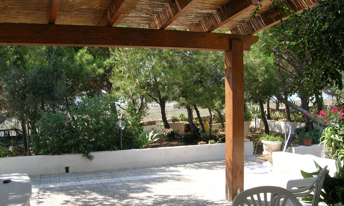 Favignana House | FAVIGNANA: STUDIO 2 PLACES IMMERSED IN THE GREEN OF A WONDERFUL PINETA