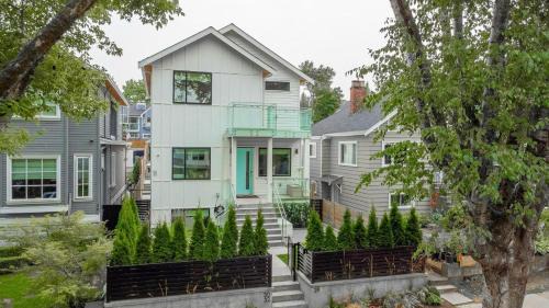 Riley Park House | MAJOR INTERNATIONAL SPORTING EVENT 2026 vancouver luxury stay sleeps 7 free parking city center