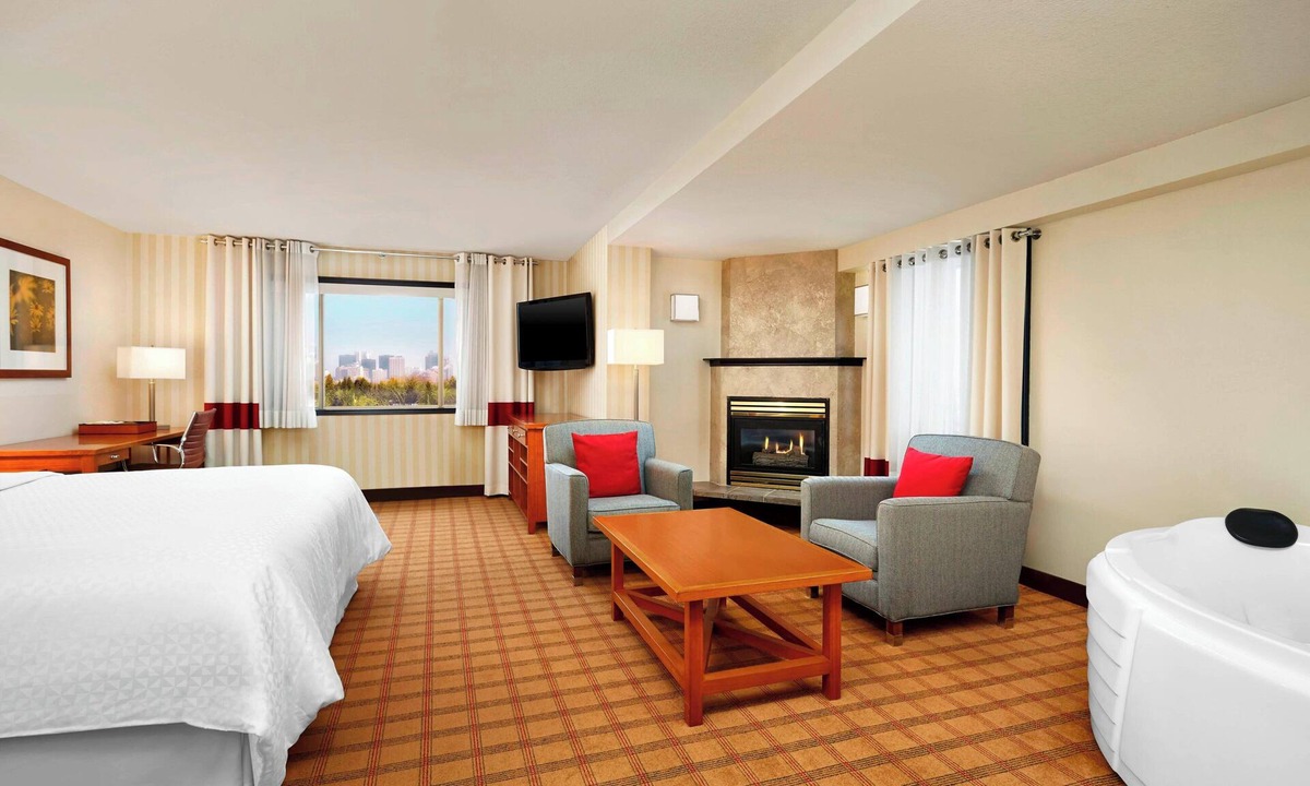 Southeast Edmonton Hotel | Four Points by Sheraton Edmonton South
