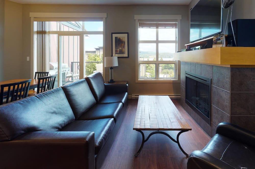 Sooke House | Fully-equipped 2 Bedroom Townhome, Sleeps 8