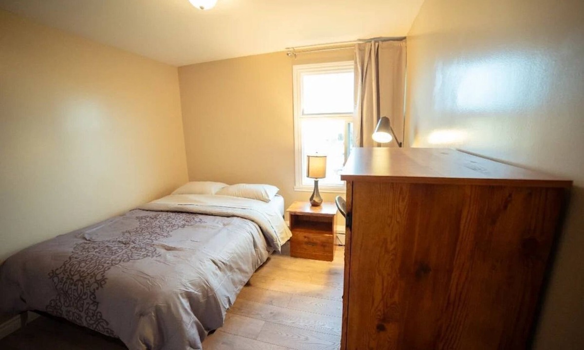 Thompson Apartment | Furnished Private Apartment with AC, free utilities, Walk to Downtown Thompson.