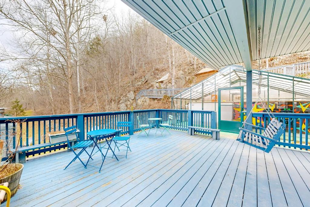 McDowell House | Games Galore! Riverfront Group Retreat in McDowell