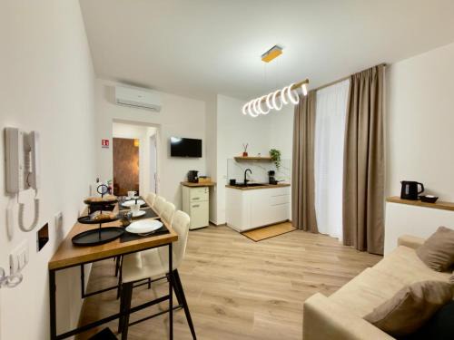 Monte di Pieta Apartment | Gemy House