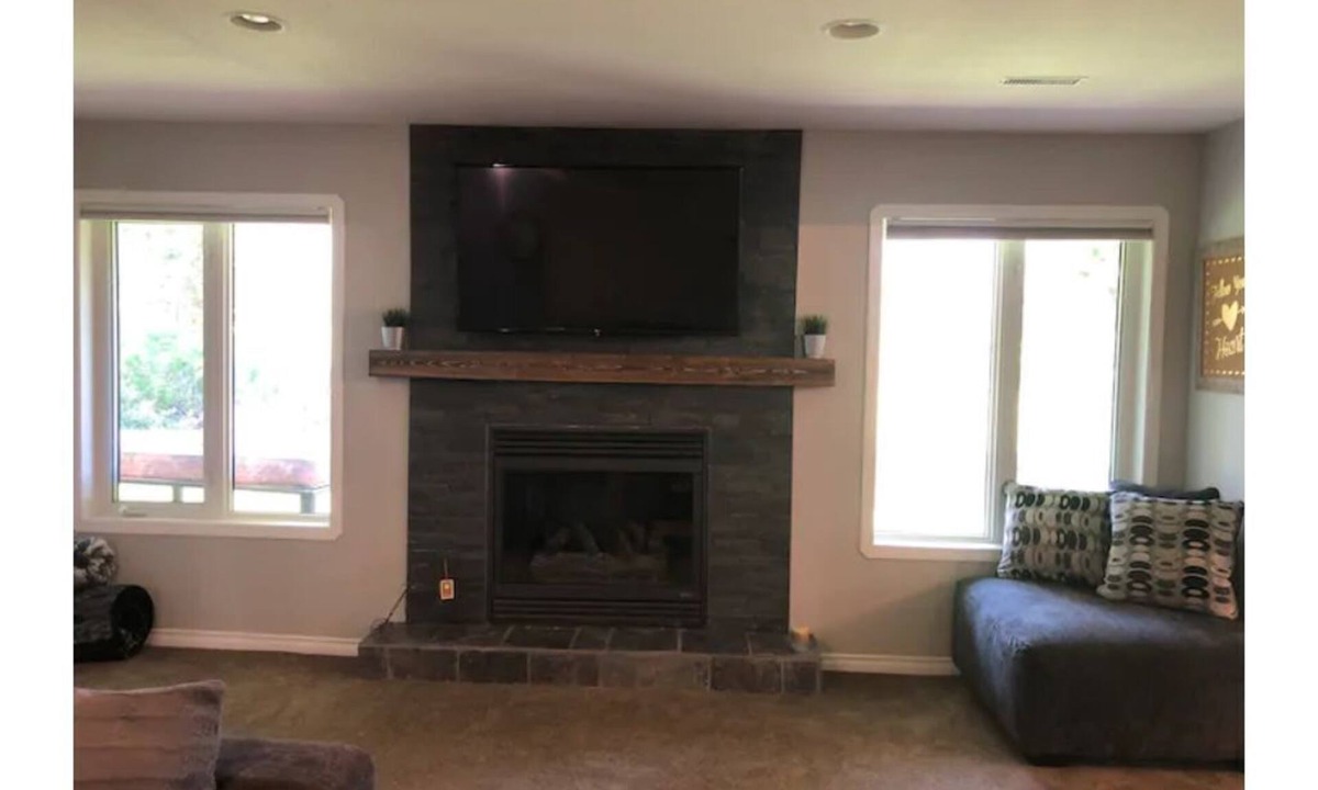 Golden House | Golden Accommodations - 4 Bed 2 bunkbeds , 2 bathrooms.