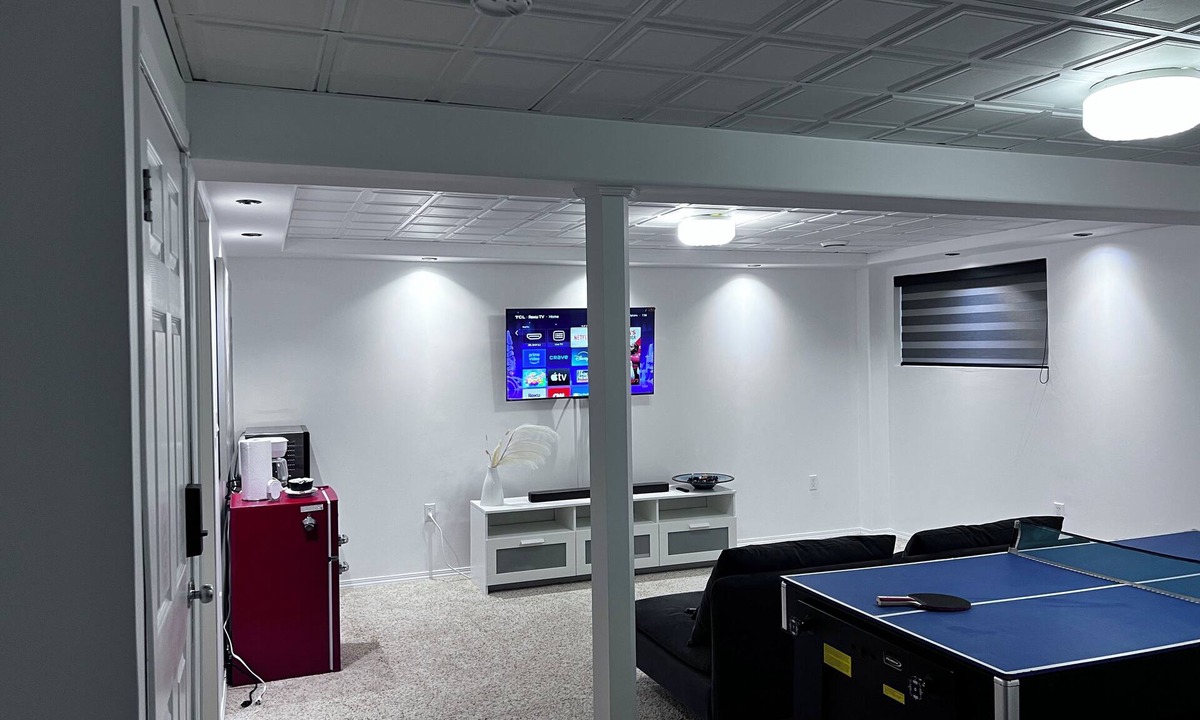 Winnipeg Apartment | Golden Eagle, Basement Suite