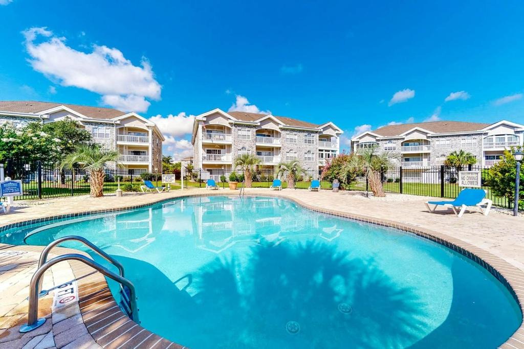 Central Myrtle Beach Apartment | Golf & Beach Time