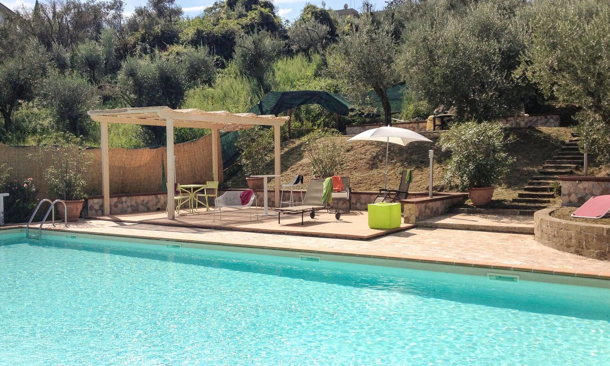 Borghesiana Apartment | Gorgeous apartment in Roma with swimming pool