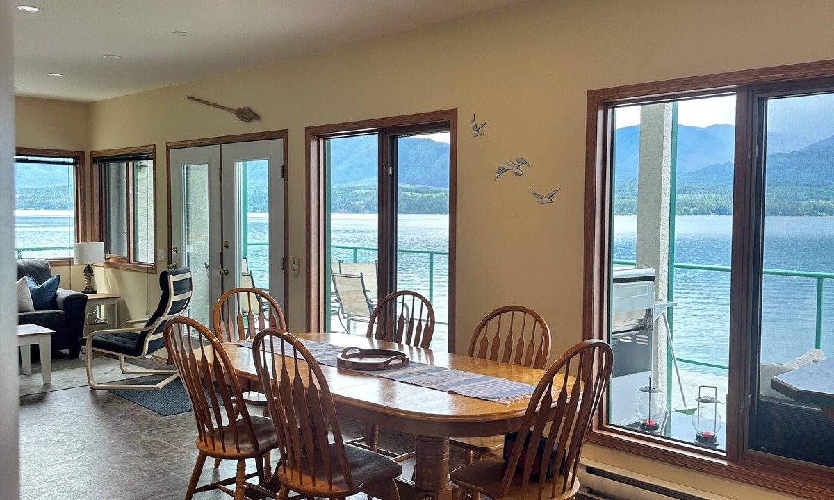 Blind Bay Condo | Gorgeous Lakefront 2 Level Penthouse Condo w/2 Private Balconies & Buoy!