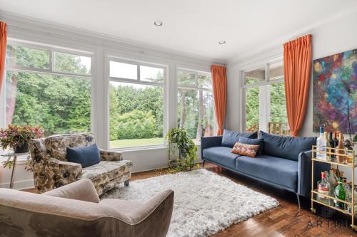 West Point Grey House | Grand 4BR Point Grey Manor - Walk to Beaches