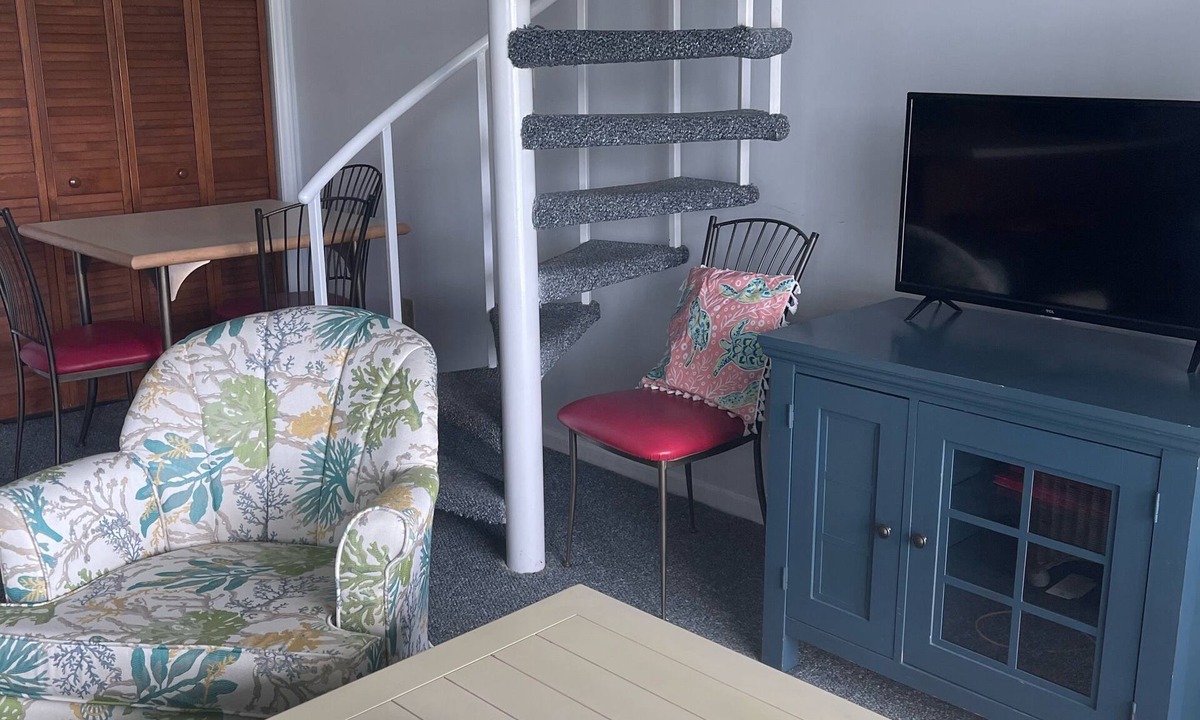 Emerald Isle Condo | GREAT walkable, Peaceful, Gated community with Indoor & 2 Outdoor pools!