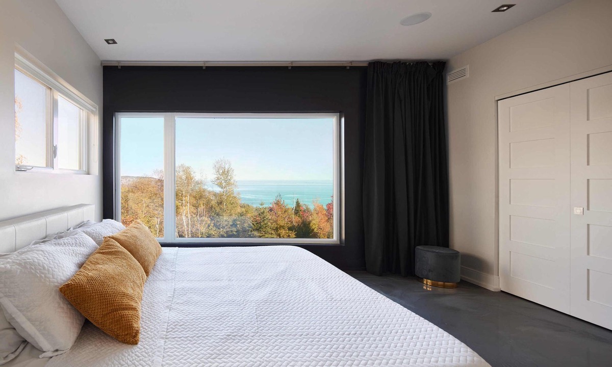 Saint-Joseph-de-la-Rive House | Greystone - View + 4 King Begs + SPA + Pool table + Fireplace