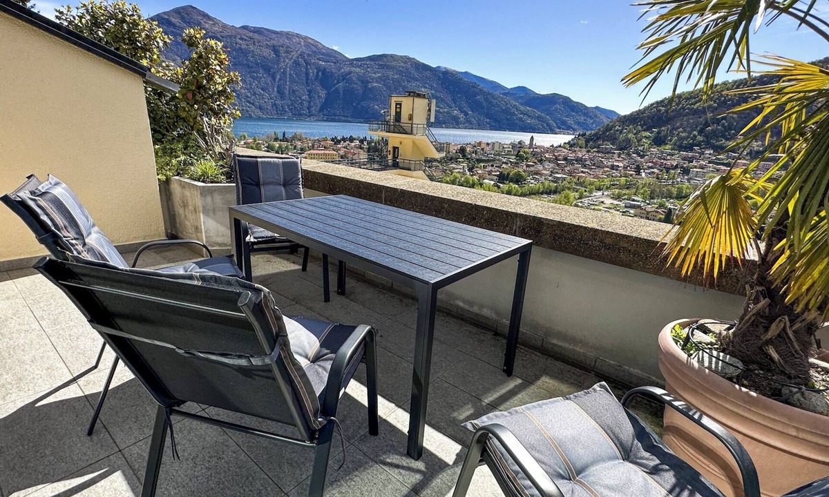 Cannobio Apartment | Großzügige 3½-zimmer-wohnung mit 2 Balkonen und Panoramaseesicht