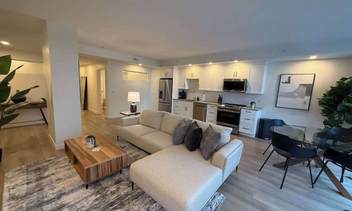 Downtown Halifax Apartment | Halifax Waterfront 2 BR and 2 Bath with 6 appliances
