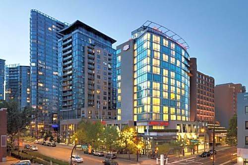 Central Hotel | Hampton Inn & Suites, by Hilton - Vancouver Downtown