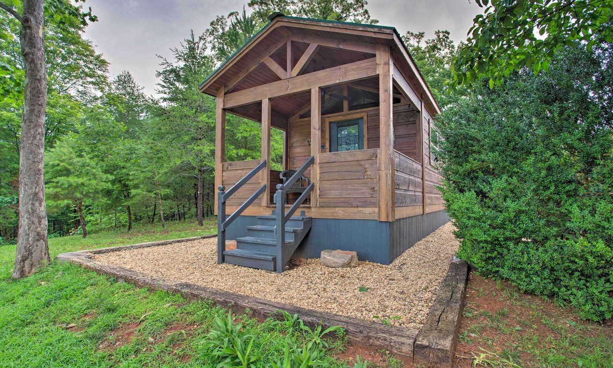 Mill Spring Cabin | Hike, Sip & Unwind! Mill Spring Cabin Near Winery