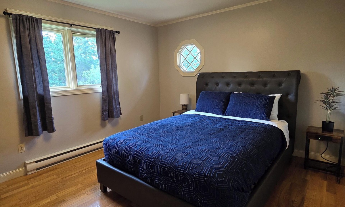 Quispamsis House | Hilltop Hideaway Quispamsis