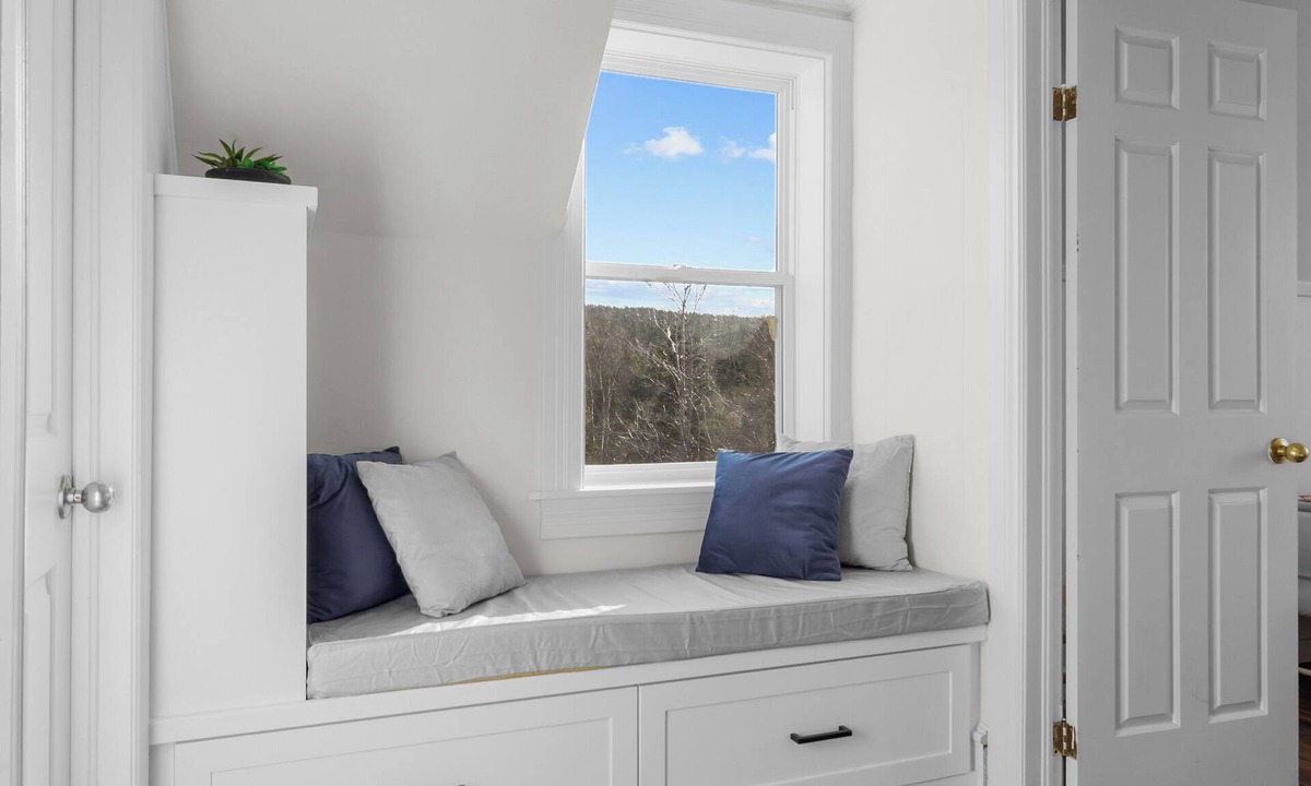 Holyrood House | Historic 3BR W/Modern Comforts In Holyrood