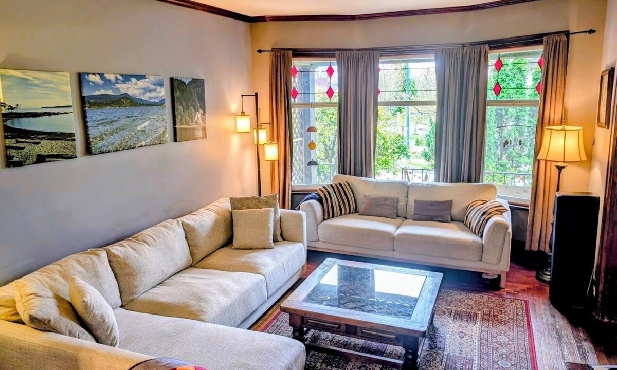 Grandview-Woodland House | Historic Character Home 8 minutes from City Centre