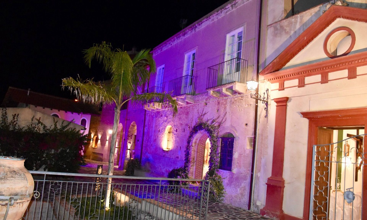 San Pier Niceto Villa | Historic mansion from the 1700s,hospitality, comfort and style in the heart of Sicily