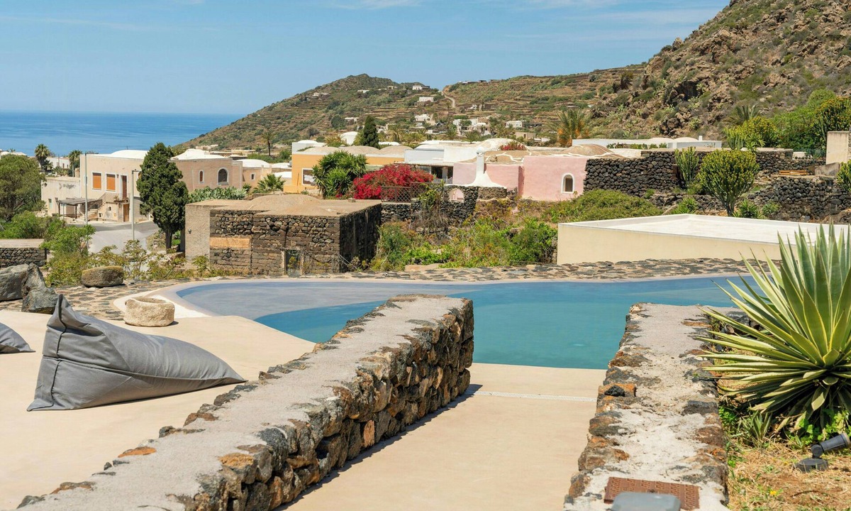 Pantelleria House | Historical dammuso with pool in Pantelleria