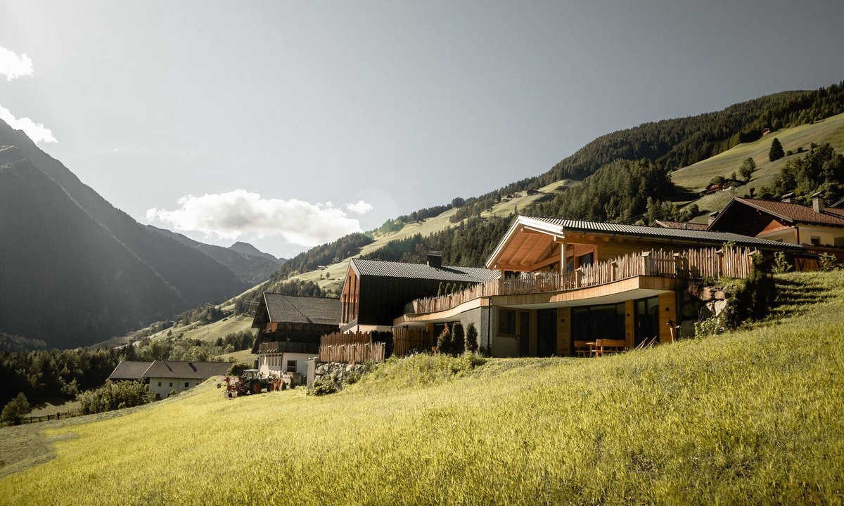 Selva dei Molini Apartment | Holiday Apartment 'Chalet-Suite Wasser' with Mountain View, Private Terrace and Wi-Fi