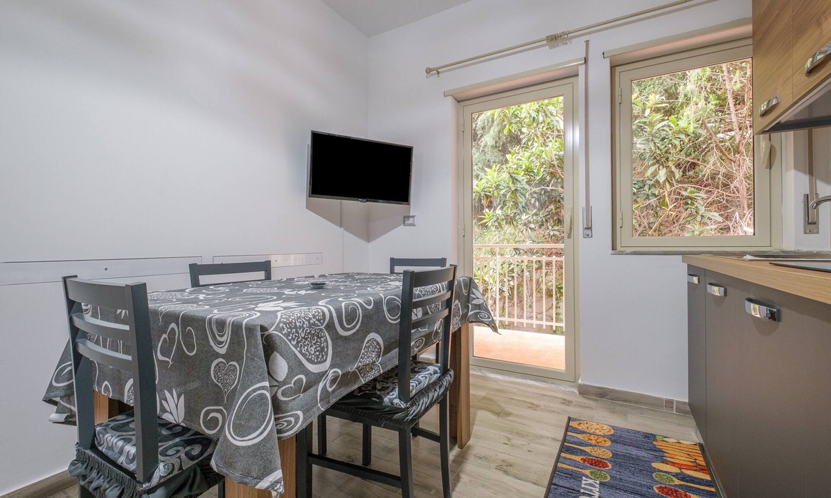 Province of Messina Apartment | Holiday Apartment "Damilhouse 2" with Balcony & Wi-Fi
