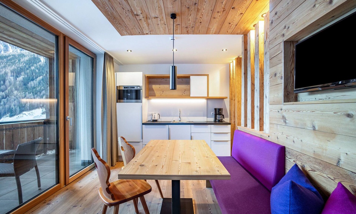 Valle Aurina Apartment | Holiday Apartment "Stoana Apt 1-2" with Relaxing Wellness Area