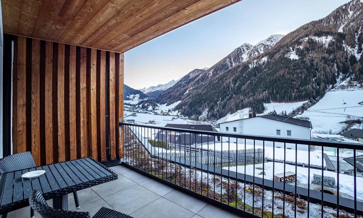 Valle Aurina Apartment | Holiday Apartment "Stoana Apt 2-5" with Relaxing Wellness Area