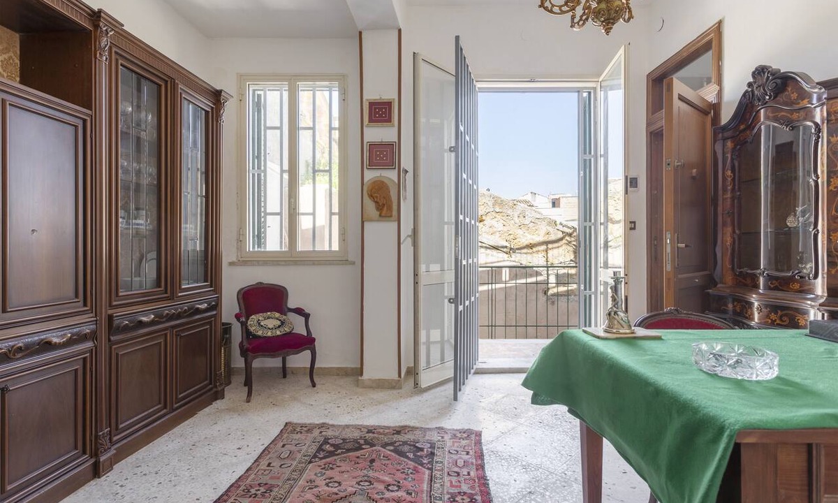 Ficarazzi House | Holiday Home 'Al Castello' with Private Terrace, Wi-Fi and Air Conditioning