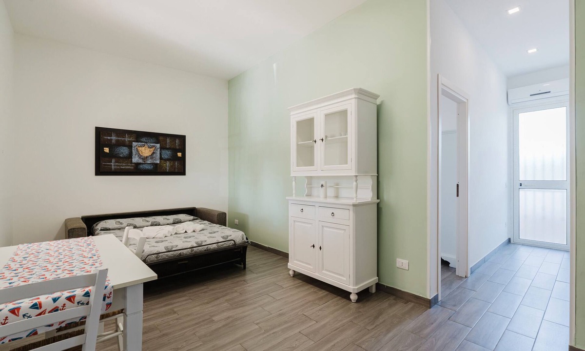 Mazara del Vallo Apartment | Holiday Home 'La Perla Di Mare - Perla 4' with Shared Pool, Wi-Fi and Air Conditioning