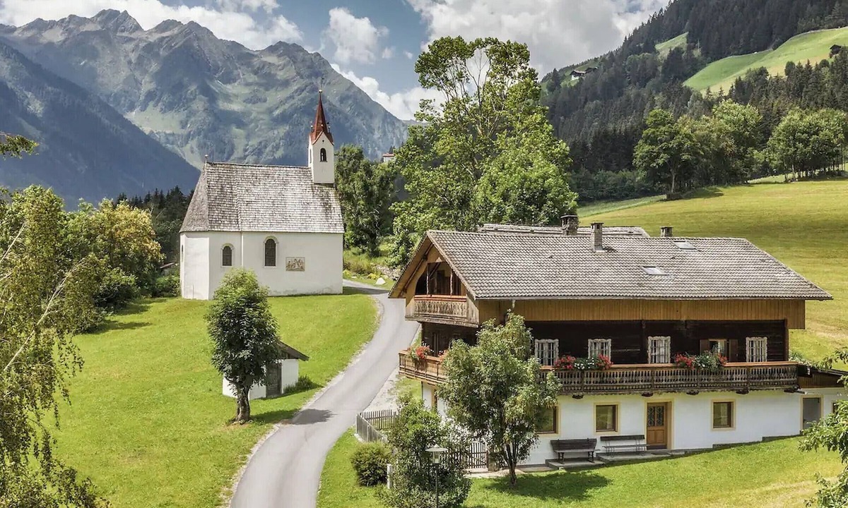 Selva dei Molini House | Holiday Home 'Oberschneider' with Mountain View, Private Garden and Wi-Fi