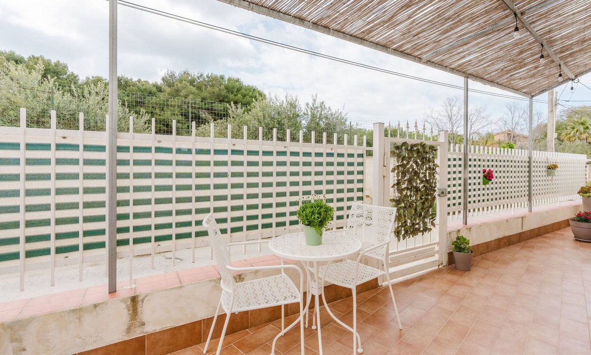 Marsala Apartment | Holiday Home 'Petros' with Shared Terrace, Wi-Fi and Air Conditioning