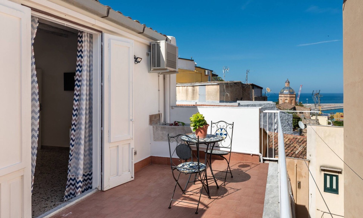 Termini Imerese Apartment | Holiday House Annunziata with Terrace