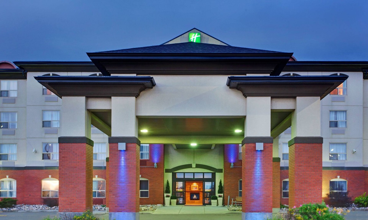 Edmonton Hotel | Holiday Inn Express & Suites Sherwood Park-Edmonton Area by IHG
