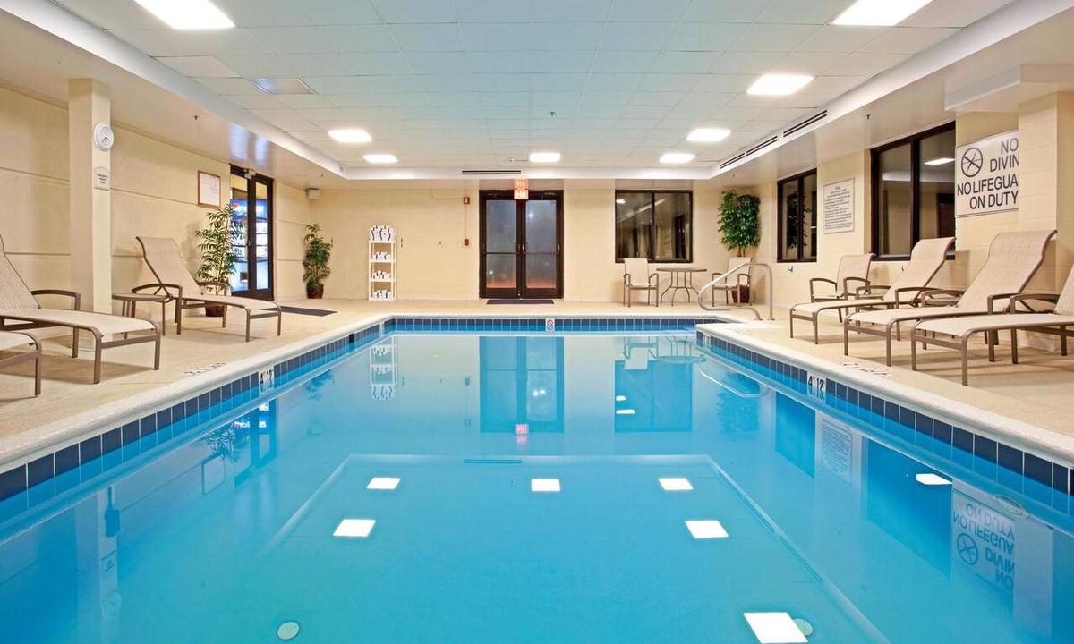 Sandston Hotel | Holiday Inn Express Richmond Airport by IHG