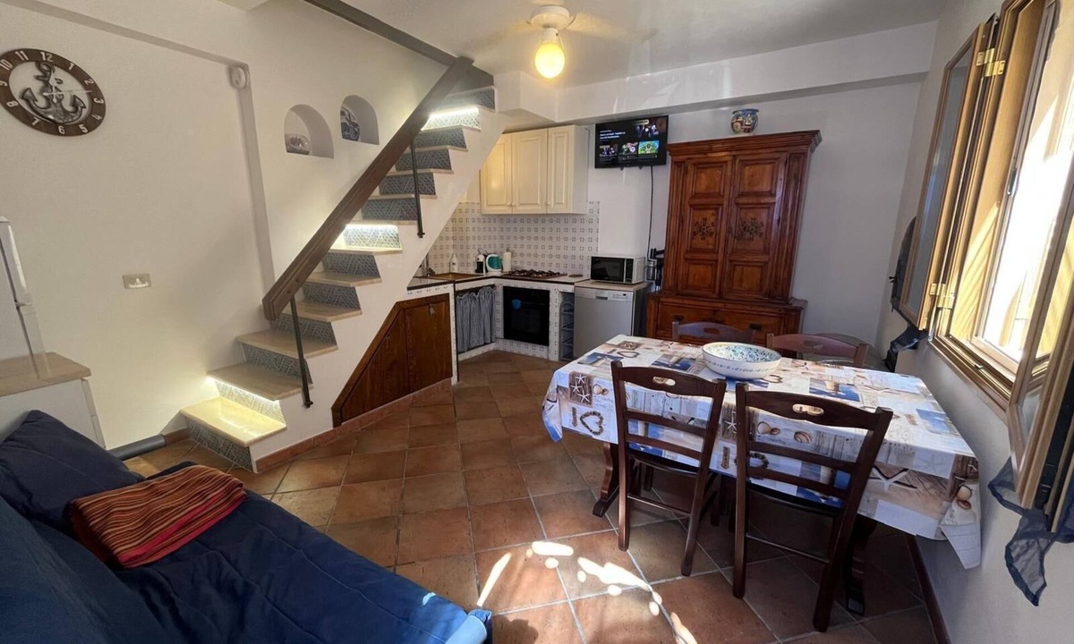 Castellammare del Golfo House | Holiday house 'Marcantonio' with private parking space