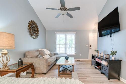 Downtown House | Home w/Pet-Friendly Yard, 1 Mi to Dtwn Raleigh!