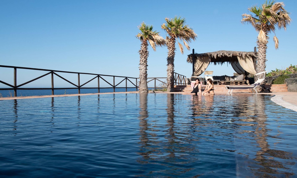 Pantelleria Hotel | Hotel Bue Marino